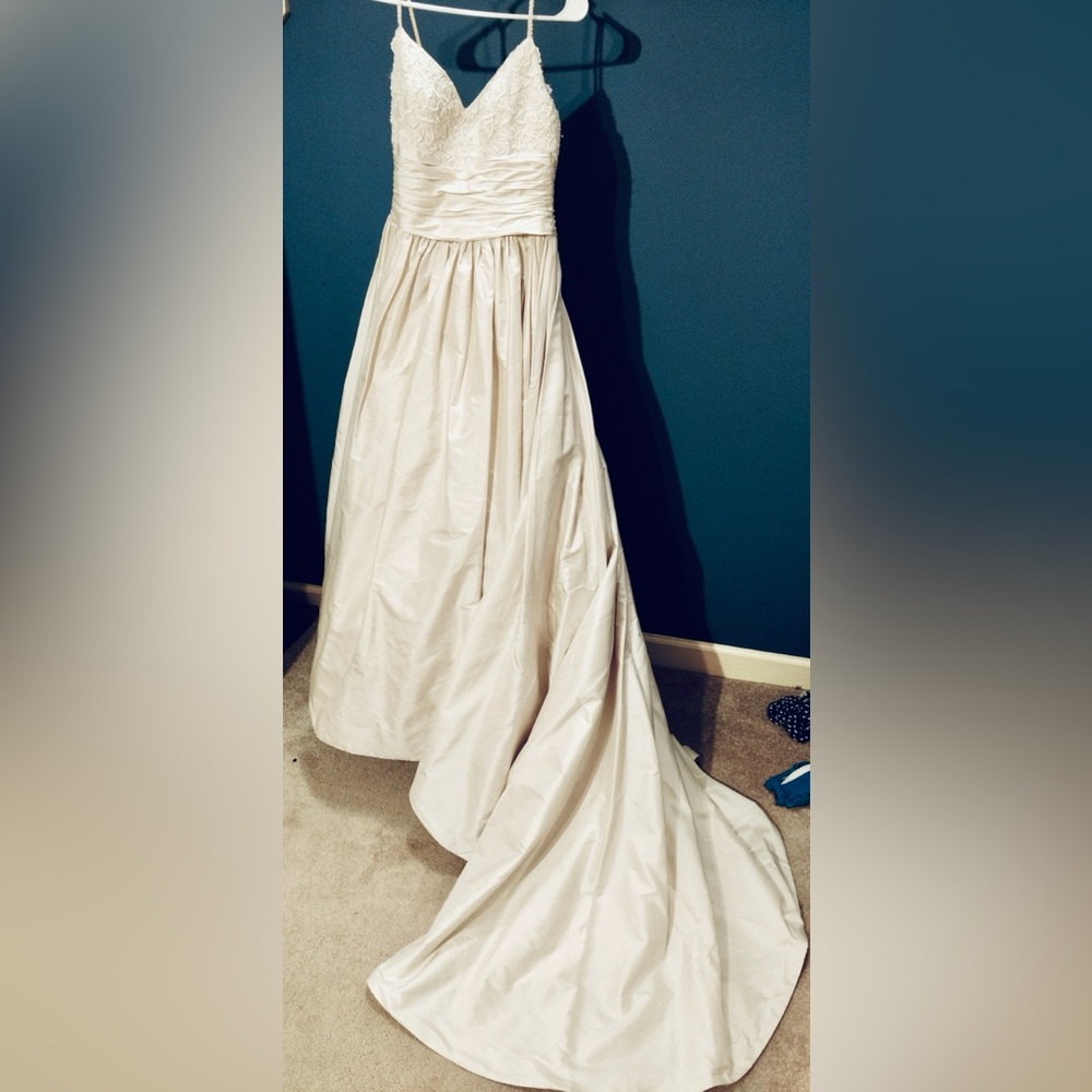 Paloma Blanco Bridal Gown